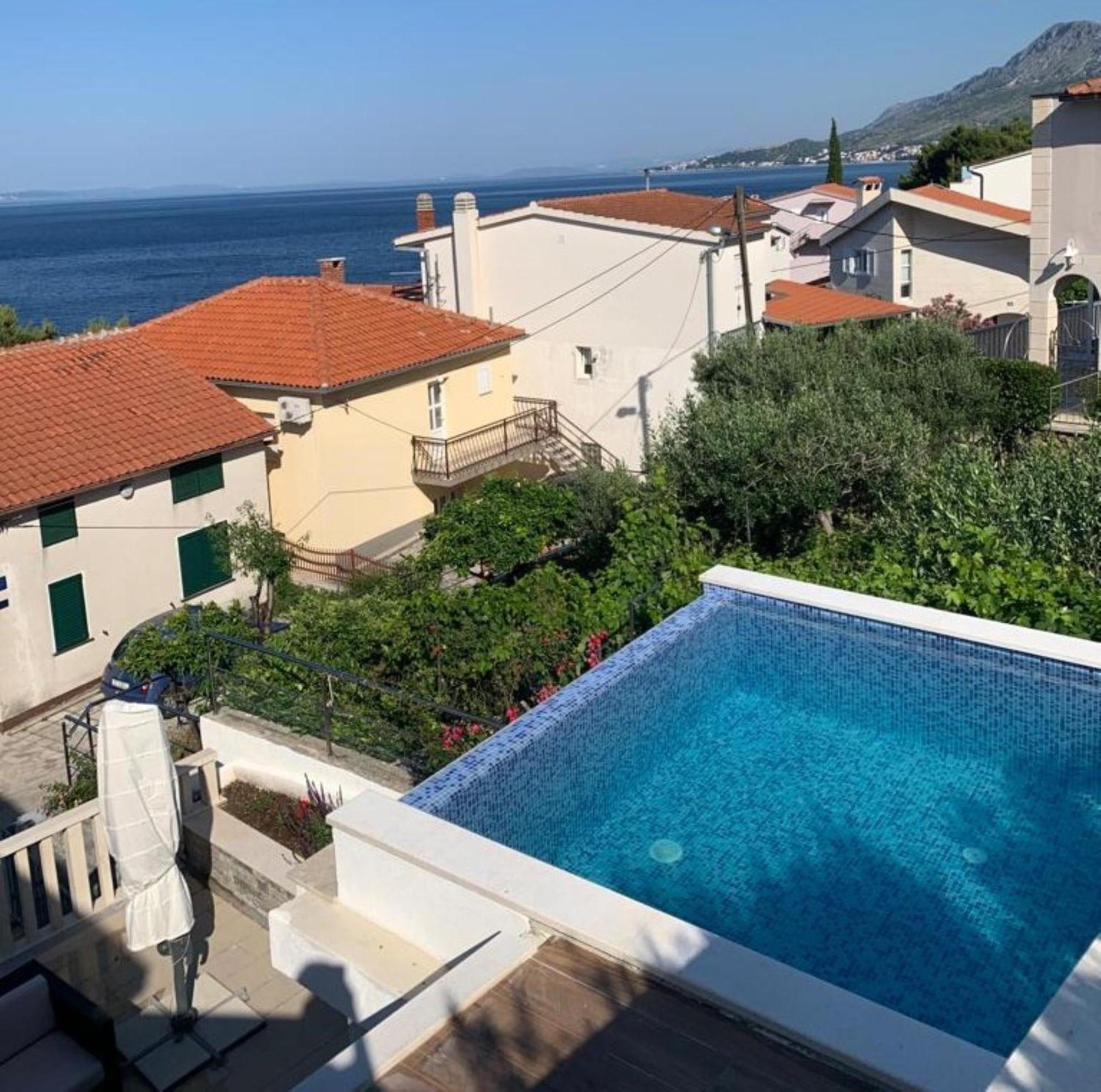 Apartments With Pool Vrdoljak Omiš Zimmer foto