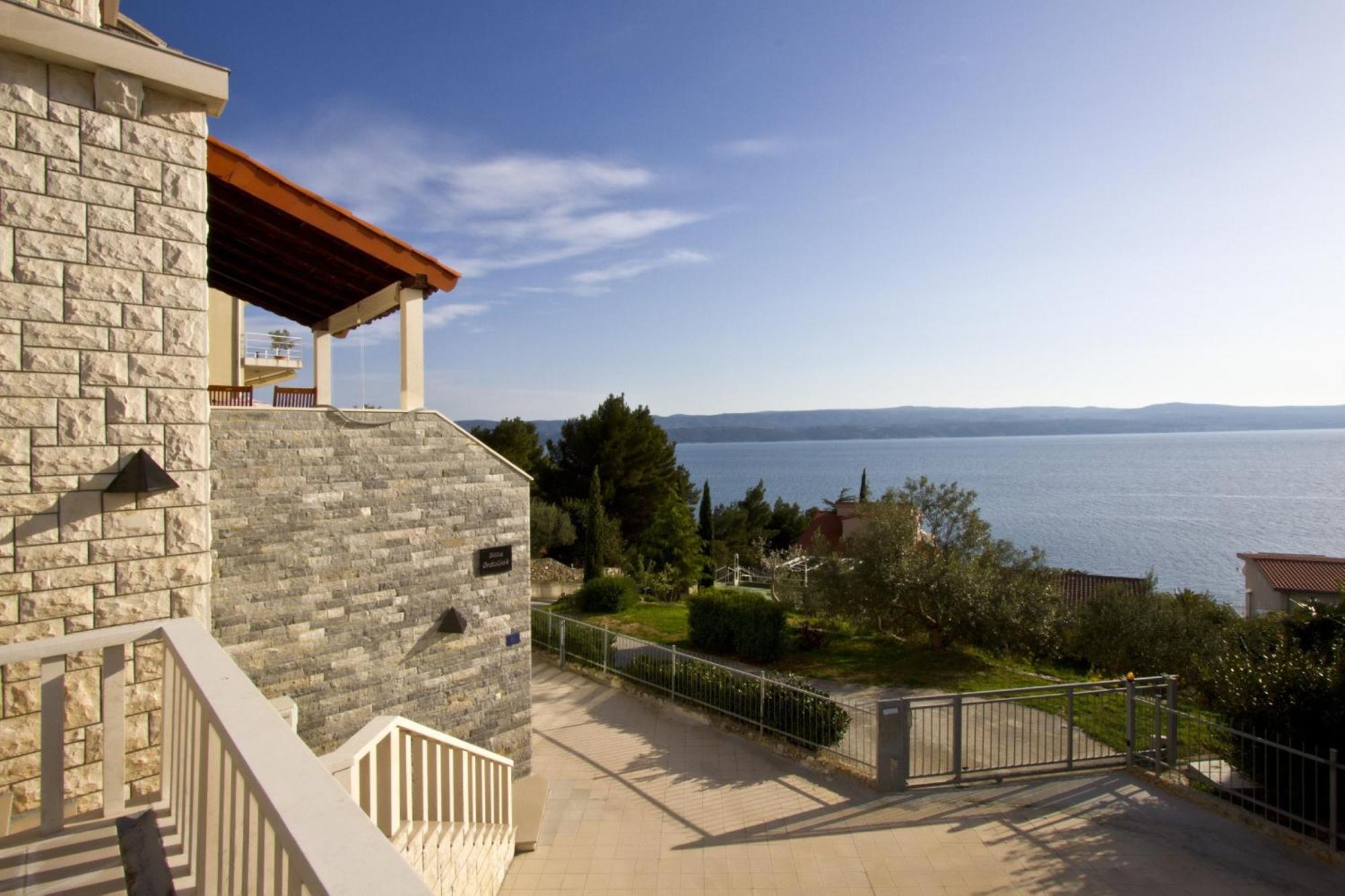 Apartments With Pool Vrdoljak Omiš Zimmer foto