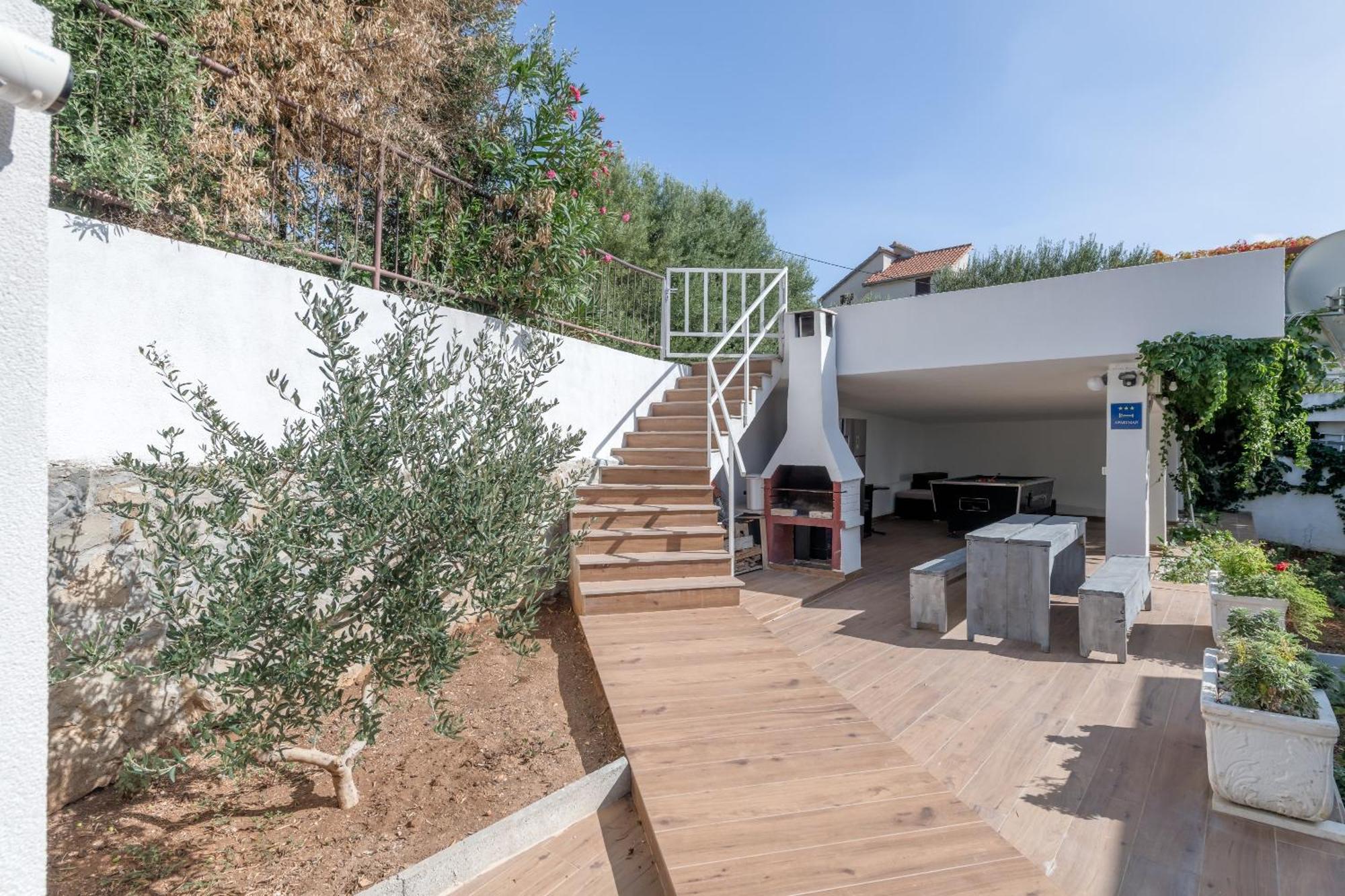 Apartments With Pool Vrdoljak Omiš Zimmer foto