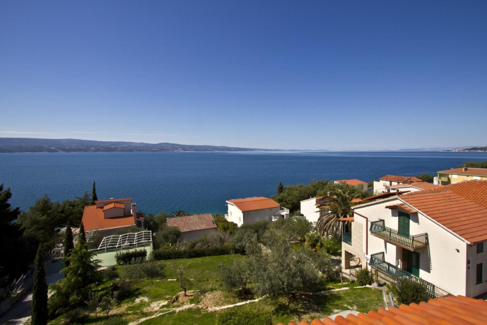 Apartments With Pool Vrdoljak Omiš Zimmer foto