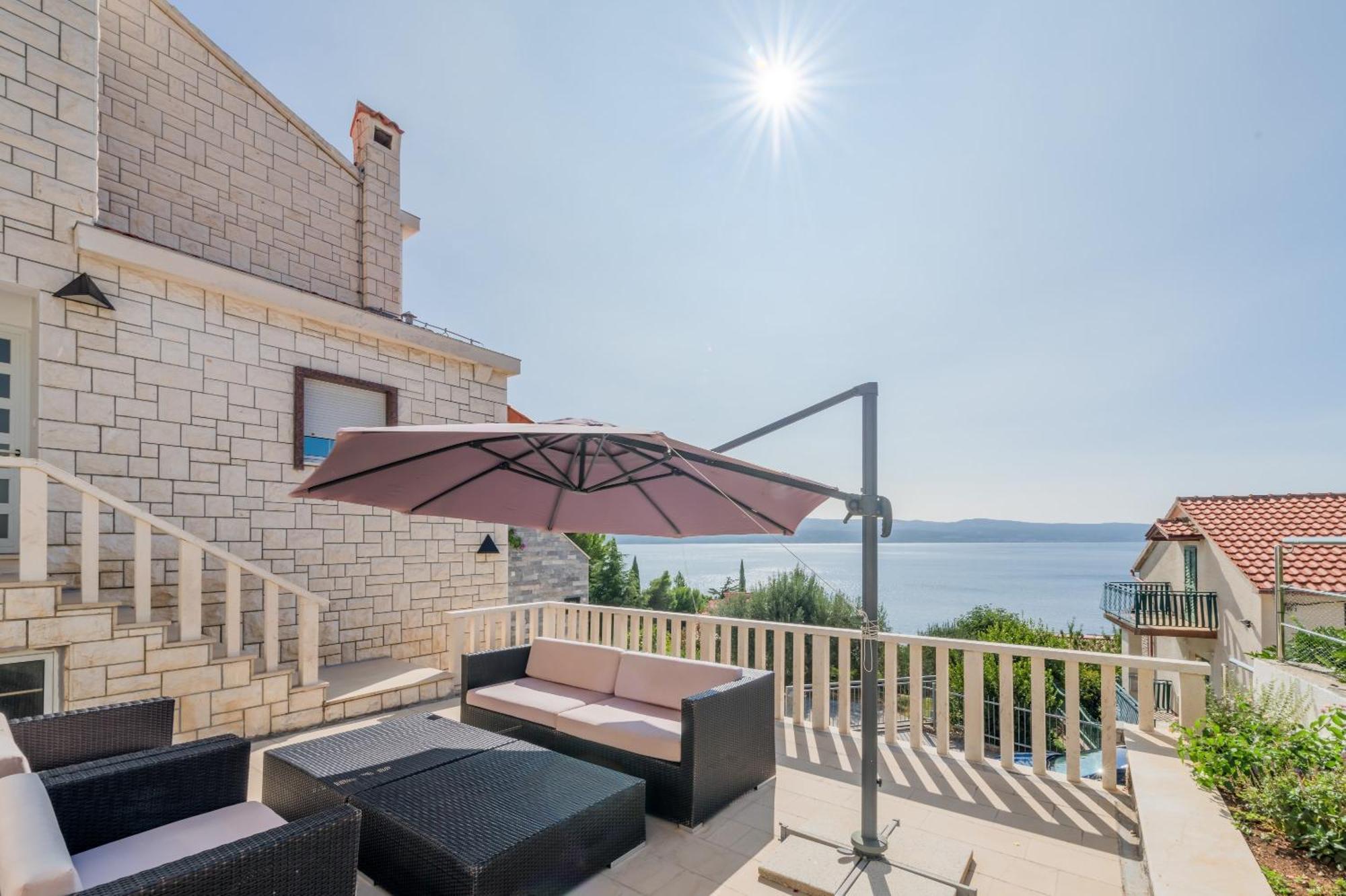 Apartments With Pool Vrdoljak Omiš Zimmer foto